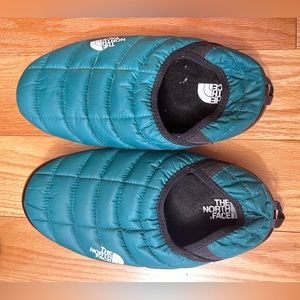 Green Women’s ThermoBall™ Traction Mules size 9 lightly worn